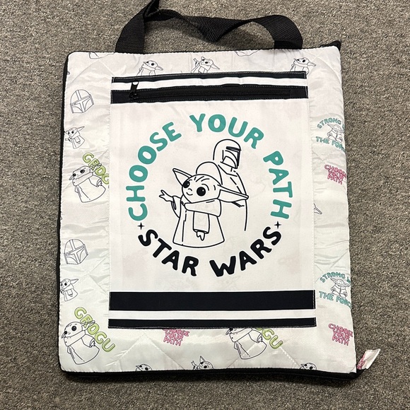 Disney - Star Wars - Picnic Blanket - Disney Parks - Picture 2 of 3